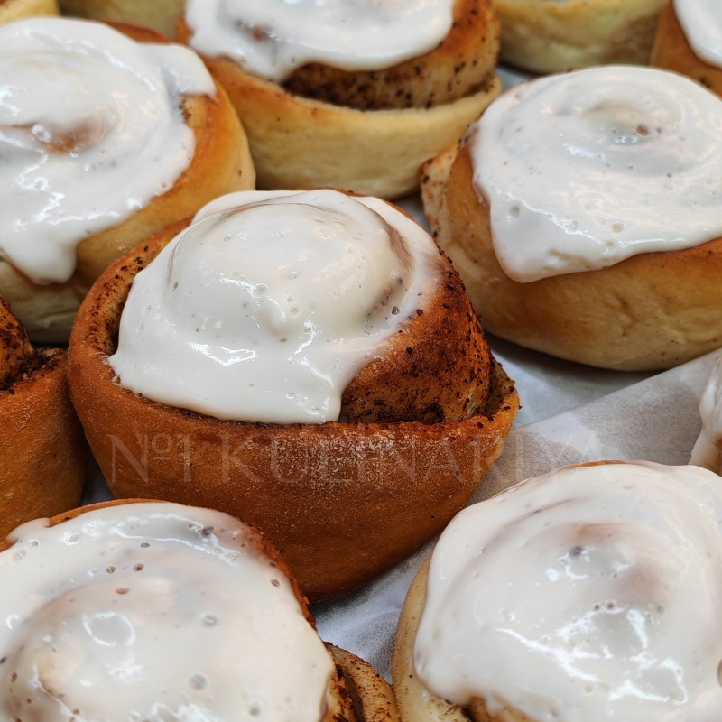 Cinnabon box