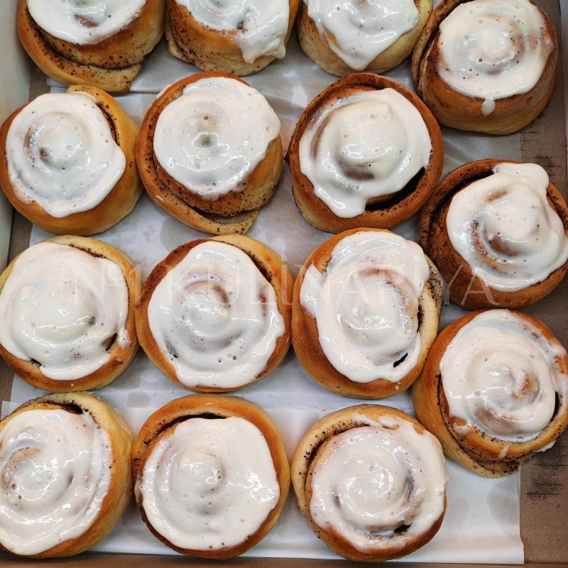 Cinnabon box - Thumbnail 3
